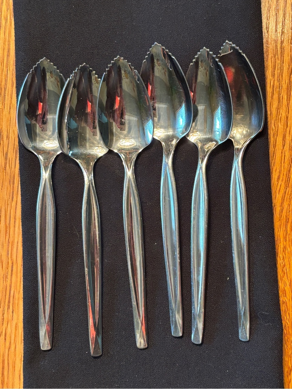 Silver Plated Wm Rogers MFG Co Vintage Serated Grapefruit Spoons - Set of 6